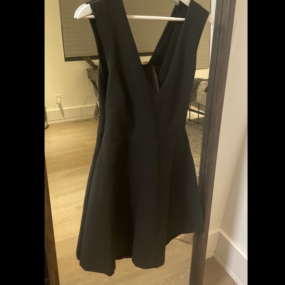 Black v-neck A-line dress. Best for events, banquets, business formal, dates,etc - Picture 2 of 5